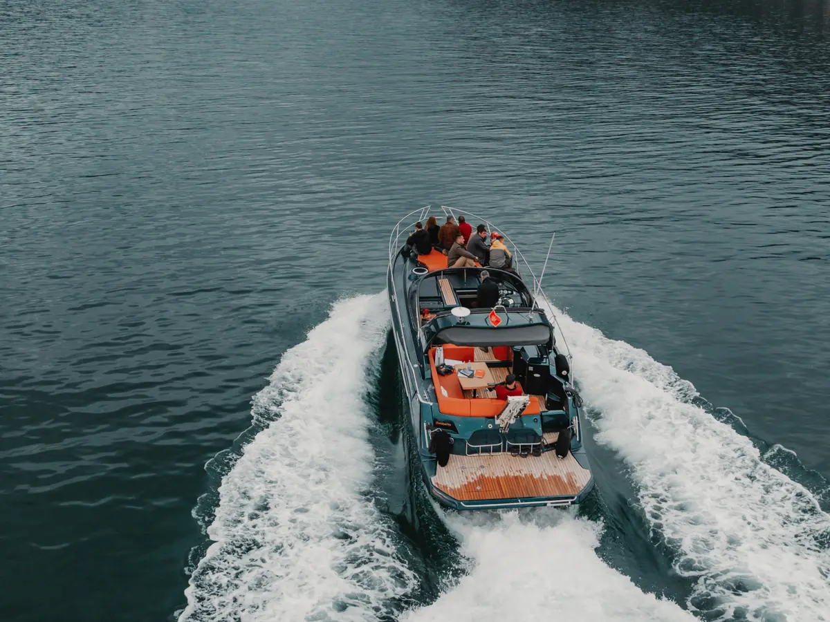 Speedboat transfer on the bay